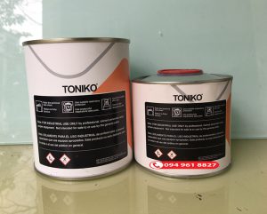 Bộ sản phẩm gồm 1l sơn chống rỉ toniko và 0,25l đông cứng cho sơn, tỉ lệ 4:1